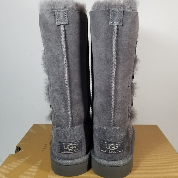 UGG Bailey Button Triplet Boots Grey Kids Size 13,1,3 NEW - Picture 4 of 8